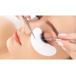 Eyelash extensions at Beauty Deluxe
